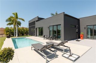 1620 1st ST, Cape Coral, FL 33991
