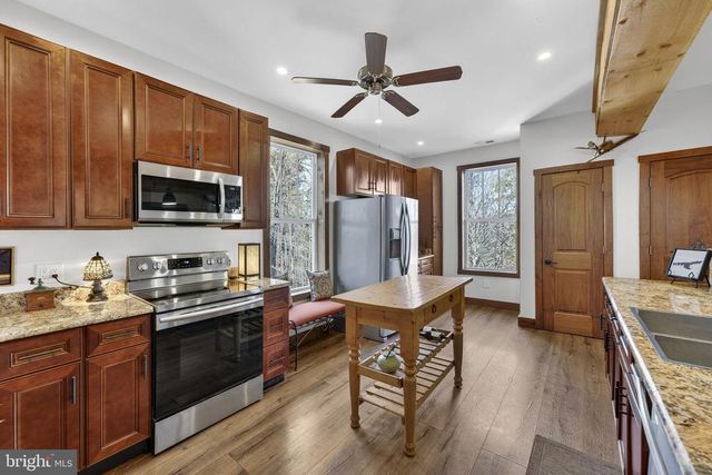 40 ANGEL KISS LN, Castleton, VA 22716
