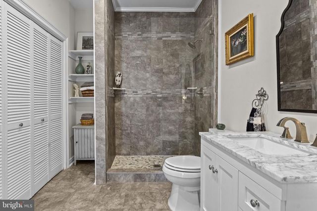 40 ANGEL KISS LN, Castleton, VA 22716