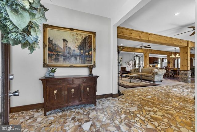 40 ANGEL KISS LN, Castleton, VA 22716