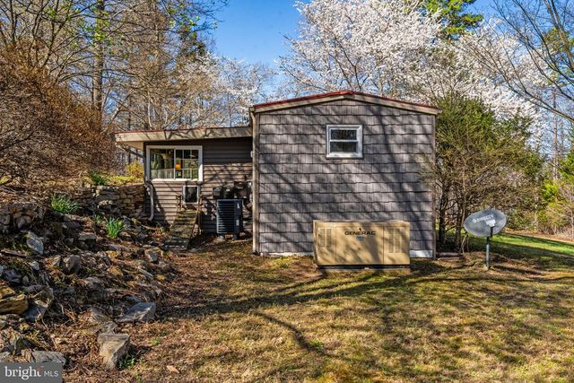 40 ANGEL KISS LN, Castleton, VA 22716