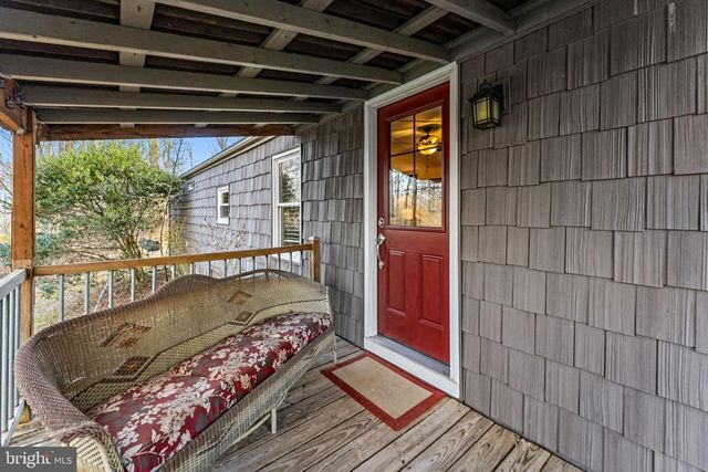 40 ANGEL KISS LN, Castleton, VA 22716