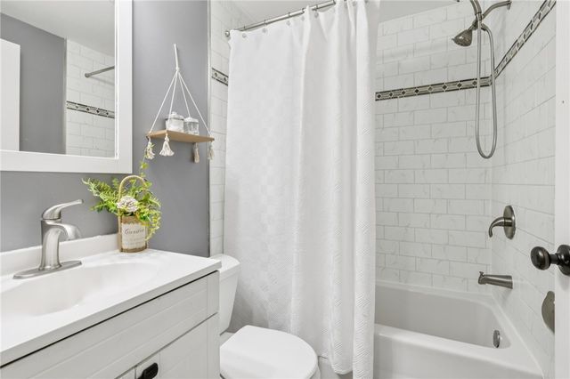 151 Mcintyre Rd, Ross Twp, PA 15237