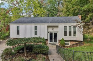 151 Mcintyre Rd, Ross Twp, PA 15237