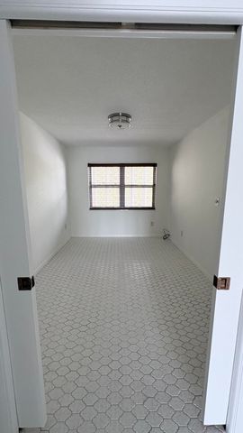 879 NE 195th Street Apt 227, Miami, FL 33179