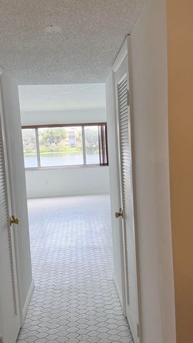 879 NE 195th Street Apt 227, Miami, FL 33179