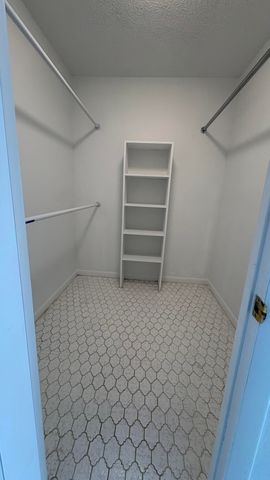 879 NE 195th Street Apt 227, Miami, FL 33179