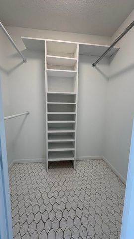 879 NE 195th Street Apt 227, Miami, FL 33179
