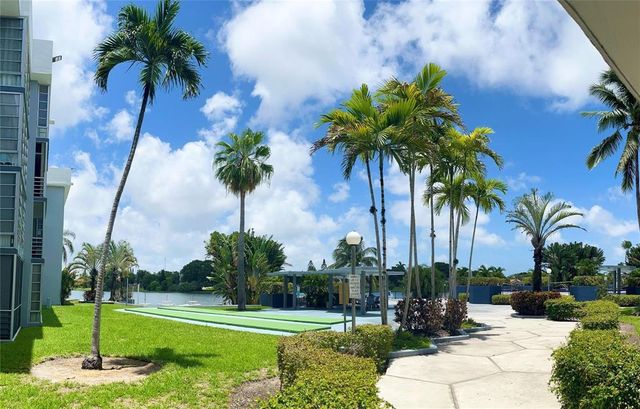 879 NE 195th Street Apt 227, Miami, FL 33179