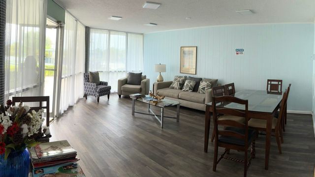 879 NE 195th Street Apt 227, Miami, FL 33179