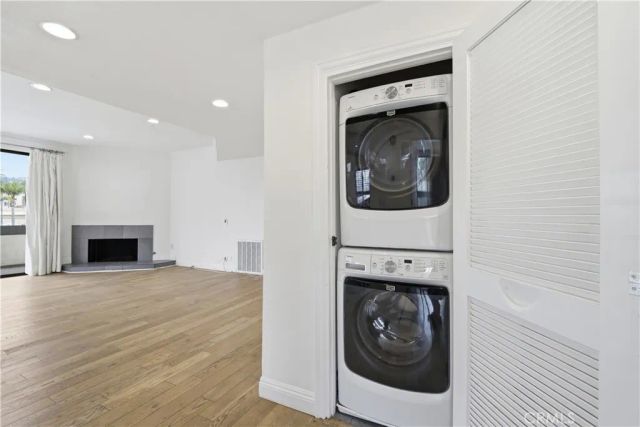 14115 Moorpark, Sherman Oaks, CA 91423
