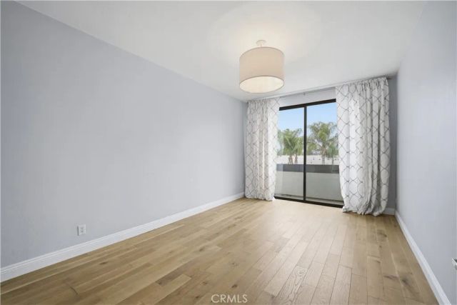 14115 Moorpark, Sherman Oaks, CA 91423