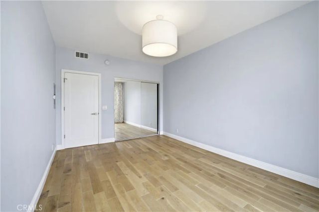 14115 Moorpark, Sherman Oaks, CA 91423