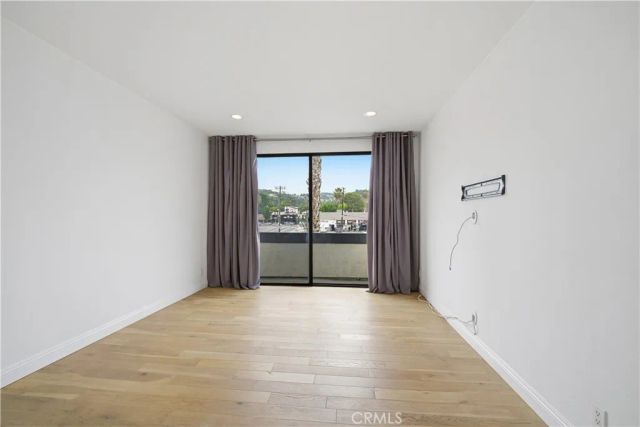 14115 Moorpark, Sherman Oaks, CA 91423