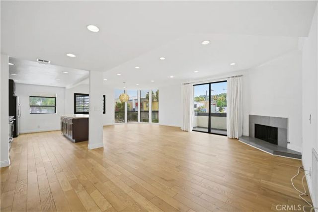 14115 Moorpark, Sherman Oaks, CA 91423