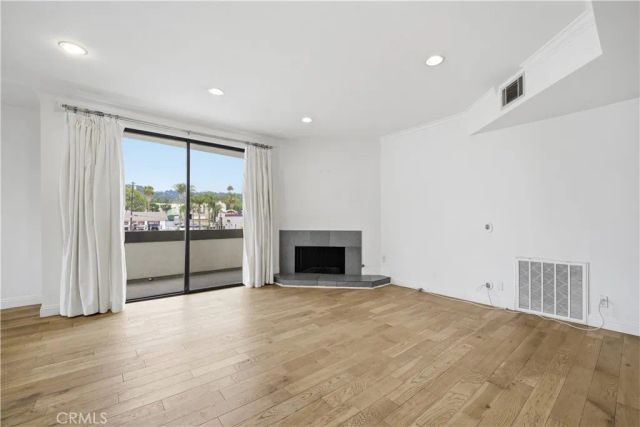 14115 Moorpark, Sherman Oaks, CA 91423