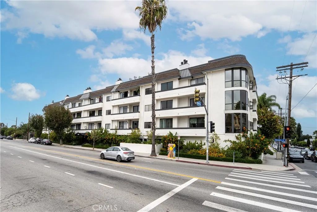 14115 Moorpark, Sherman Oaks, CA 91423