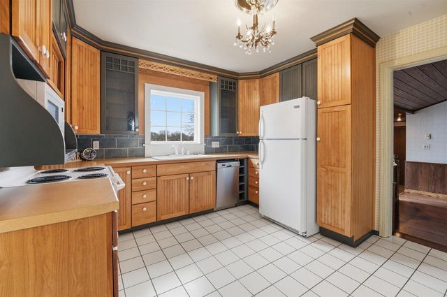 1710 LAKESHORE DRIVE, Menasha, WI 54952