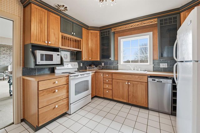 1710 LAKESHORE DRIVE, Menasha, WI 54952