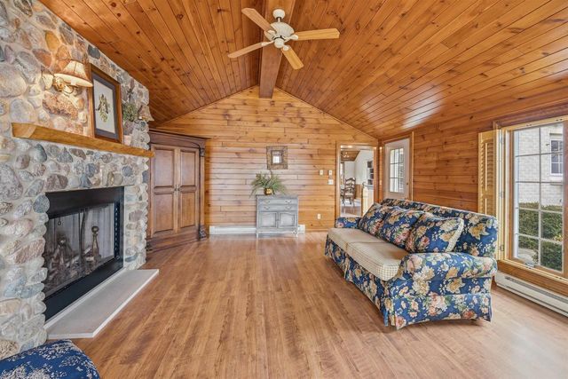 1710 LAKESHORE DRIVE, Menasha, WI 54952