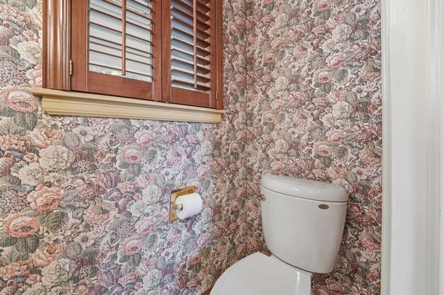 1710 LAKESHORE DRIVE, Menasha, WI 54952