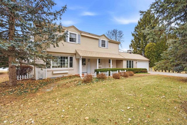 1710 LAKESHORE DRIVE, Menasha, WI 54952