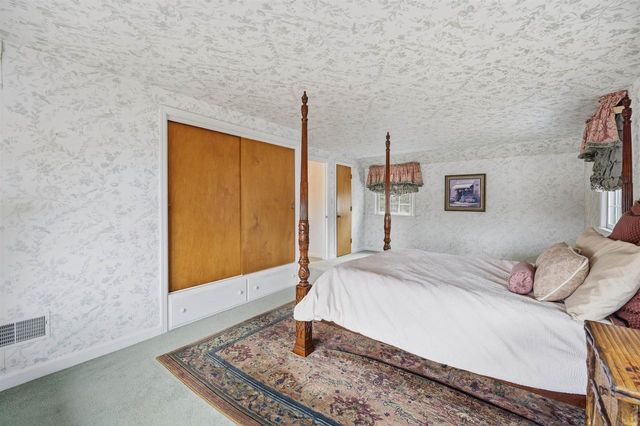 1710 LAKESHORE DRIVE, Menasha, WI 54952