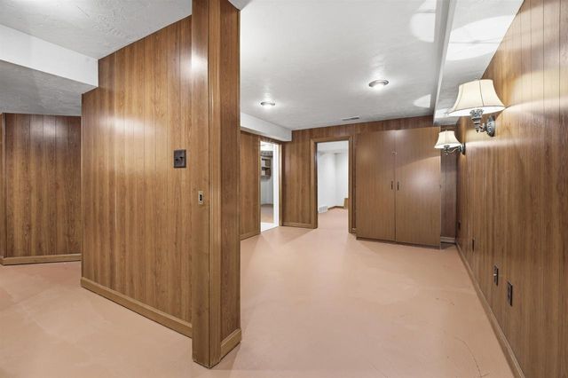 1710 LAKESHORE DRIVE, Menasha, WI 54952