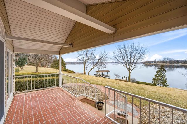 1710 LAKESHORE DRIVE, Menasha, WI 54952