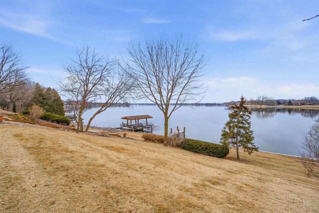 1710 LAKESHORE DRIVE, Menasha, WI 54952