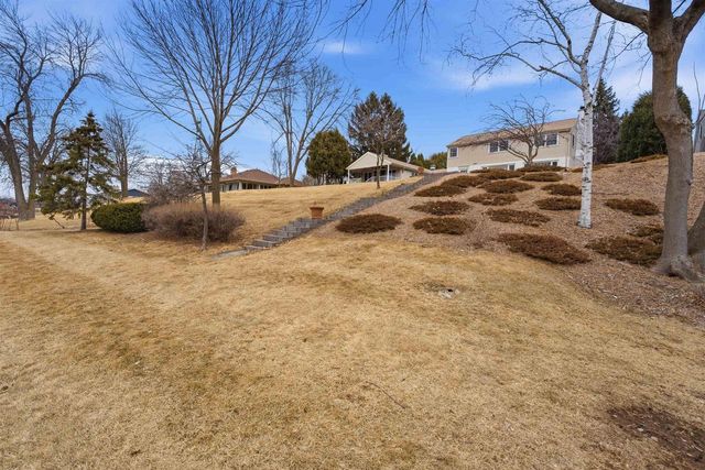 1710 LAKESHORE DRIVE, Menasha, WI 54952