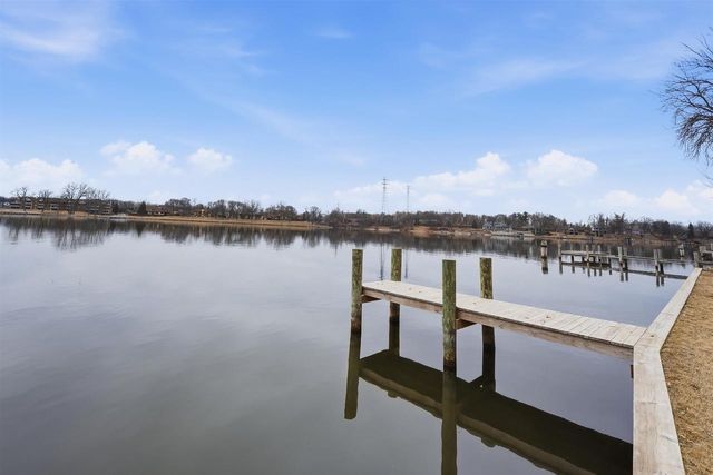 1710 LAKESHORE DRIVE, Menasha, WI 54952