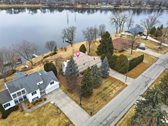 1710 LAKESHORE DRIVE, Menasha, WI 54952