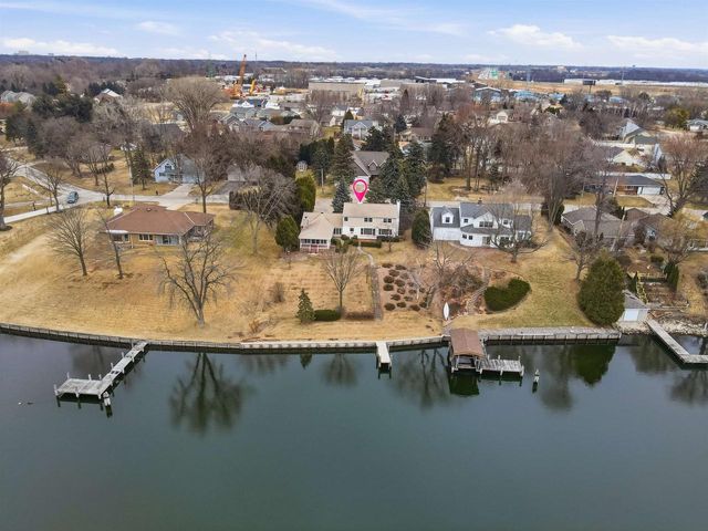 1710 LAKESHORE DRIVE, Menasha, WI 54952