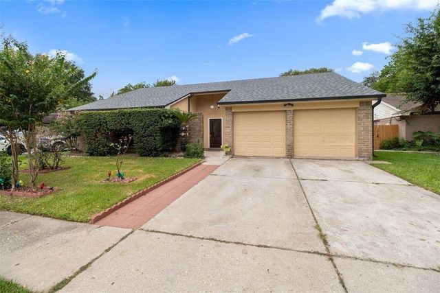 2743 Flintrock Circle, Houston, TX 77067