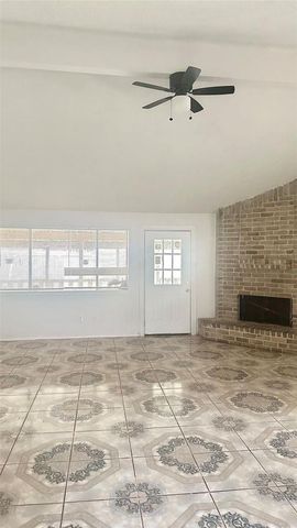 2743 Flintrock Circle, Houston, TX 77067