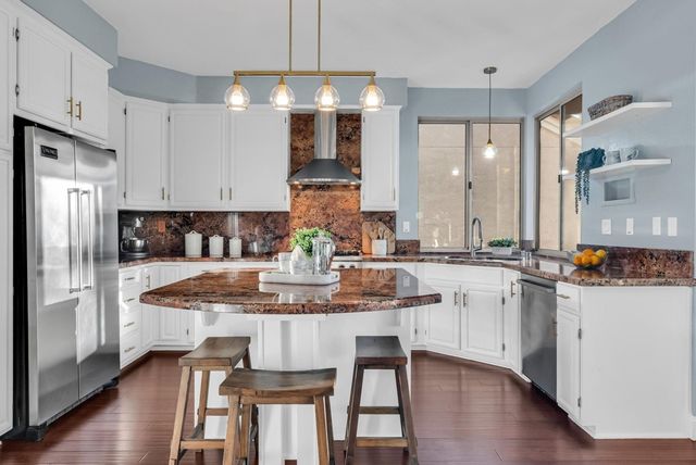 2020 Canyon Lakes Dr, San Ramon, CA 94582