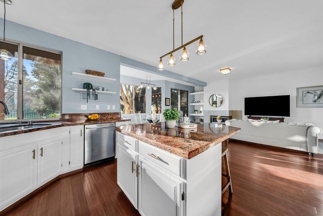 2020 Canyon Lakes Dr, San Ramon, CA 94582