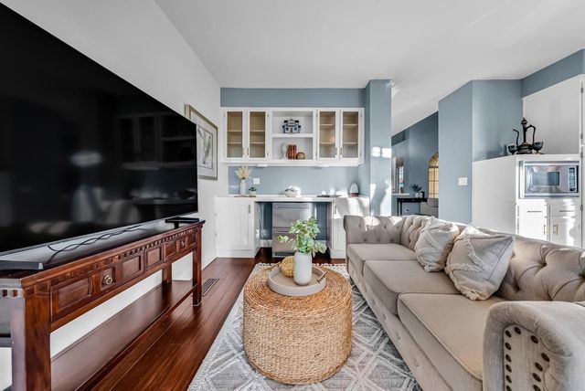 2020 Canyon Lakes Dr, San Ramon, CA 94582