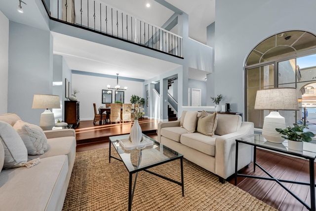 2020 Canyon Lakes Dr, San Ramon, CA 94582