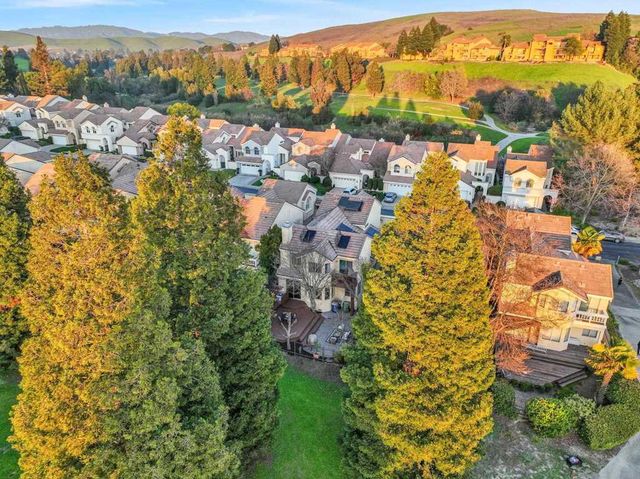 2020 Canyon Lakes Dr, San Ramon, CA 94582