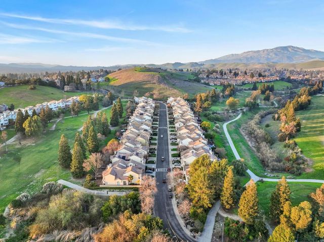 2020 Canyon Lakes Dr, San Ramon, CA 94582