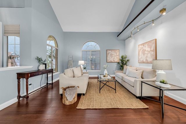 2020 Canyon Lakes Dr, San Ramon, CA 94582