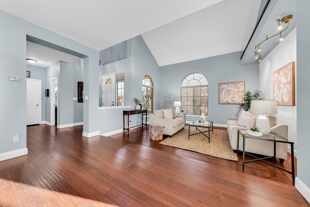 2020 Canyon Lakes Dr, San Ramon, CA 94582