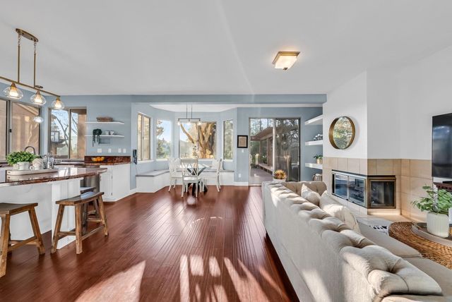 2020 Canyon Lakes Dr, San Ramon, CA 94582