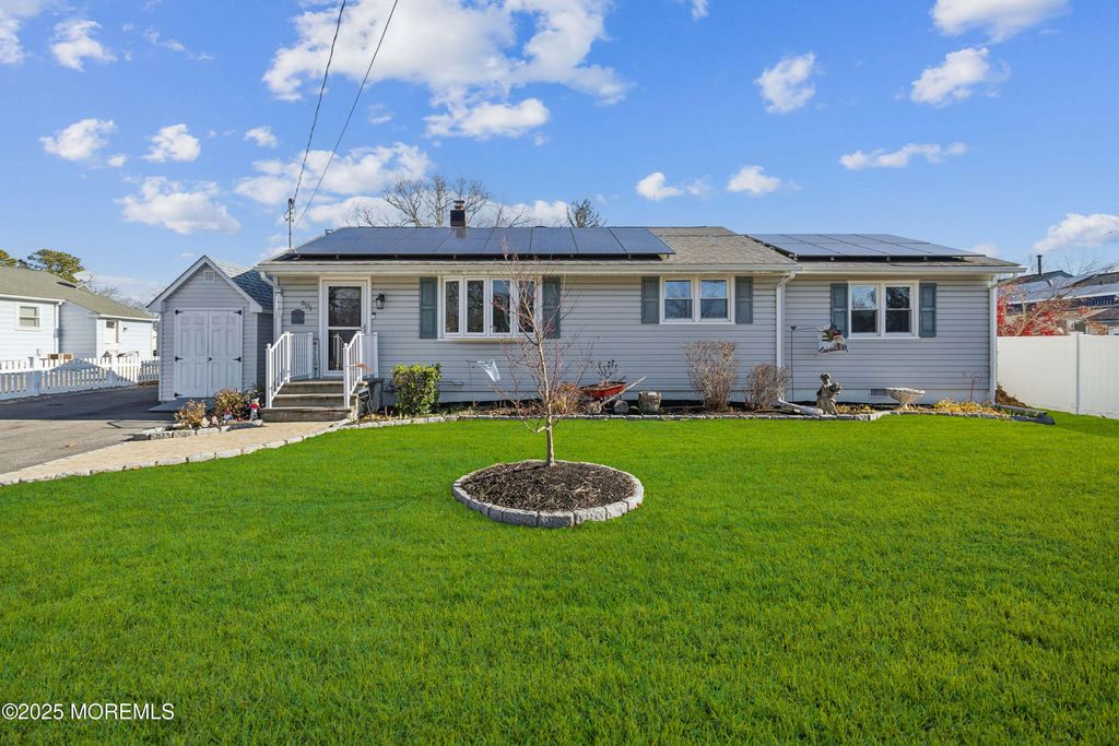 501 Rose Street, Lakehurst, NJ 08733