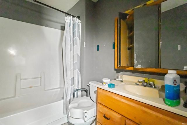 1622 S Market Street, Kokomo, IN 46902