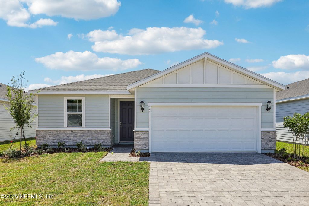 25 ARARAT Drive, Palm Coast, FL 32137