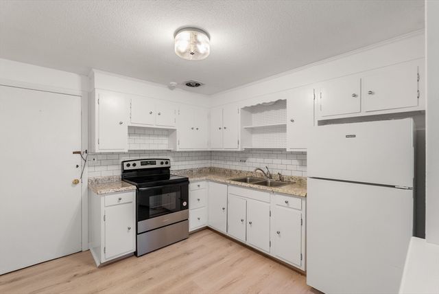 881 Main St 5, Walpole, MA 02081