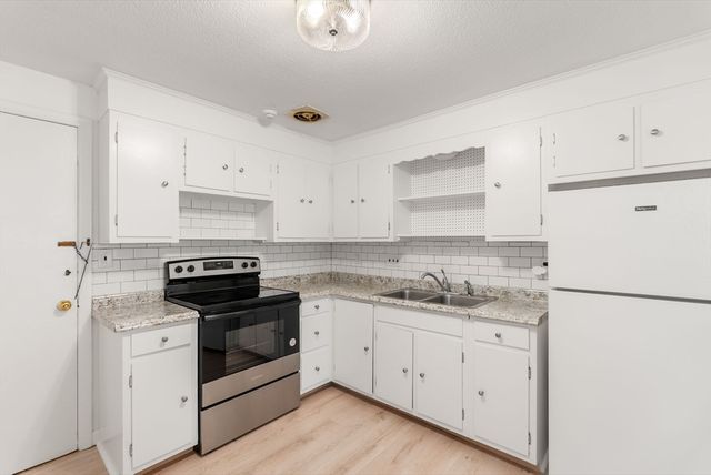 881 Main St 5, Walpole, MA 02081